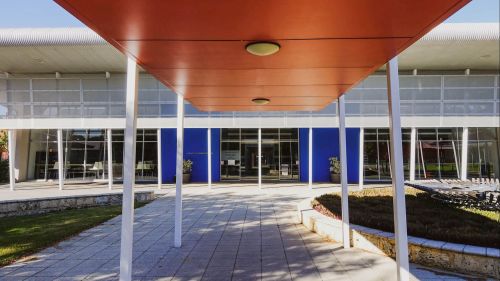 Engineering Institute of Technology